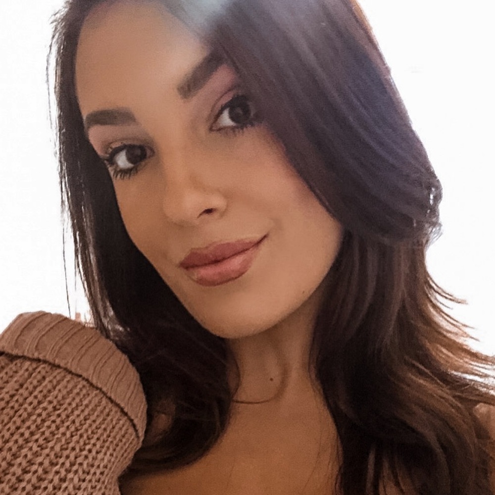 Meet your Posher, Julia